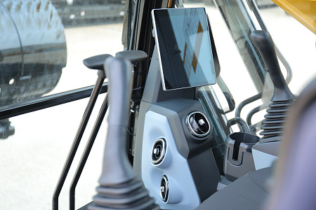 Экскаватор гусеничный SANY SY215H Pro