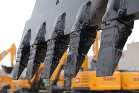 Экскаватор гусеничный SANY SY215H Pro