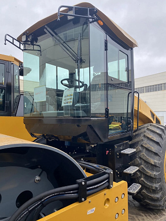 Каток грунтовый SANY SSR140C-8