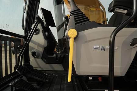 Экскаватор гусеничный SANY SY215C с длинной стрелой Long Reach