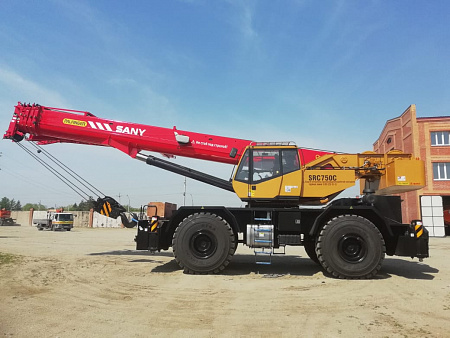 Короткобазный кран SANY SRC900T
