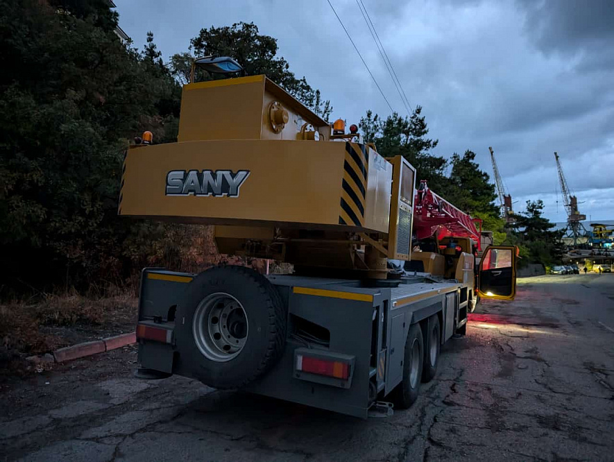 Полноприводный автокран SANY STC300T5-5R