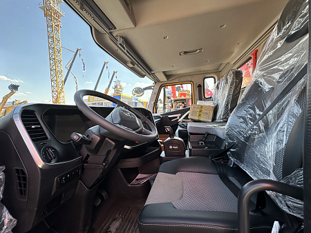 Автокран SANY STC1200T5