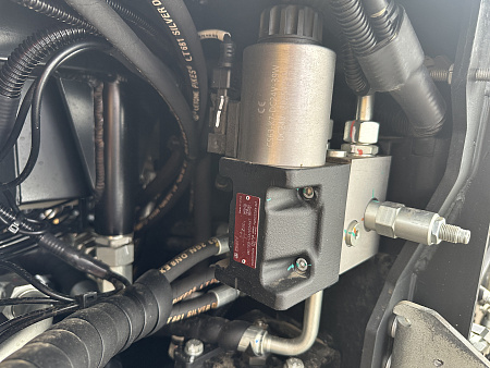 Тротуарный асфальтоукладчик SANY SAP30C-10