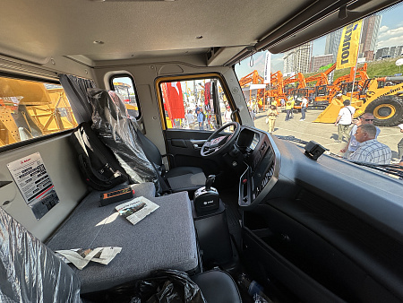 Автокран SANY STC1200T5