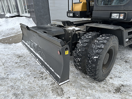 Экскаватор колесный SANY SY155W с аутригерами