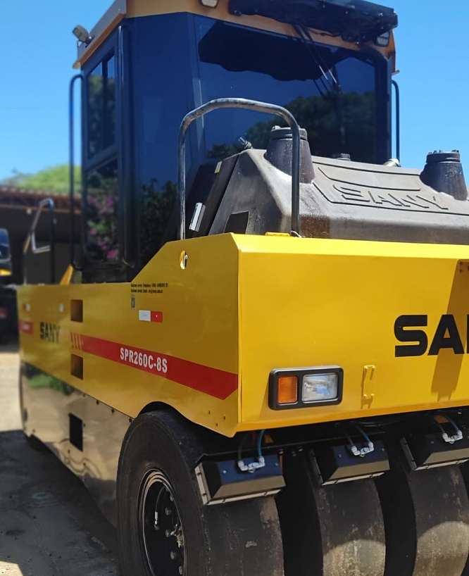 Пневмоколесный каток SANY SPR260C