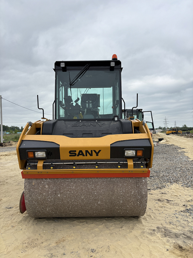 Каток асфальтовый SANY STR100C