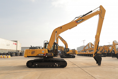 Экскаватор гусеничный SANY SY215C с длинной стрелой Long Reach