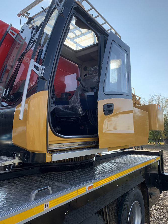 Полноприводный автокран SANY STC300T5-5R