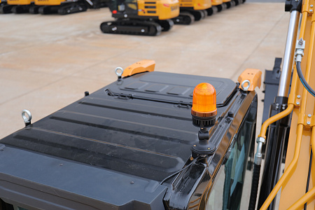 Экскаватор гусеничный SANY SY215H Pro