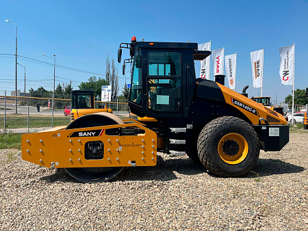Каток грунтовый SANY SSR140C-8