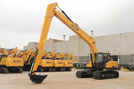 Экскаватор гусеничный SANY SY215C с длинной стрелой Long Reach