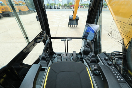 Экскаватор гусеничный SANY SY215H