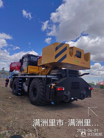 Короткобазный кран SANY SRC1100T