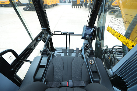 Экскаватор гусеничный SANY SY215H Pro