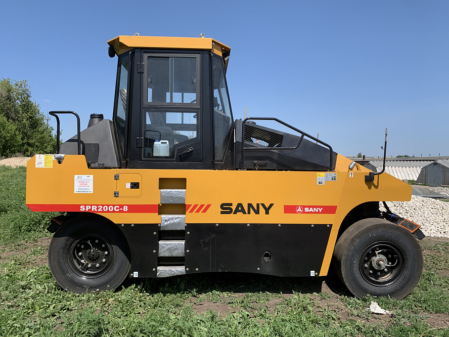 Пневмоколесный каток SANY SPR200C