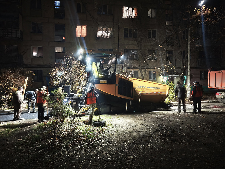 Гусеничный асфальтоукладчик SANY SAP90C - 10Ru