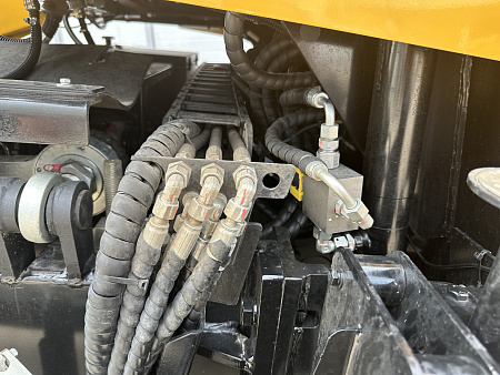 Тротуарный асфальтоукладчик SANY SAP30C-10