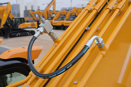 Экскаватор гусеничный SANY SY215H Pro