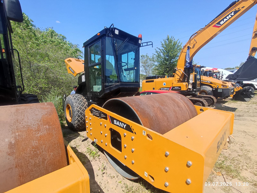 Каток грунтовый SANY SSR150C-8