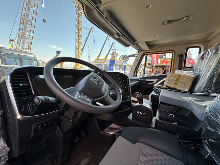 Автокран SANY STC1200T5