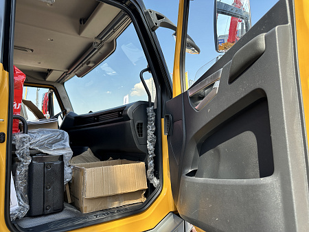 Автокран SANY STC1200T5